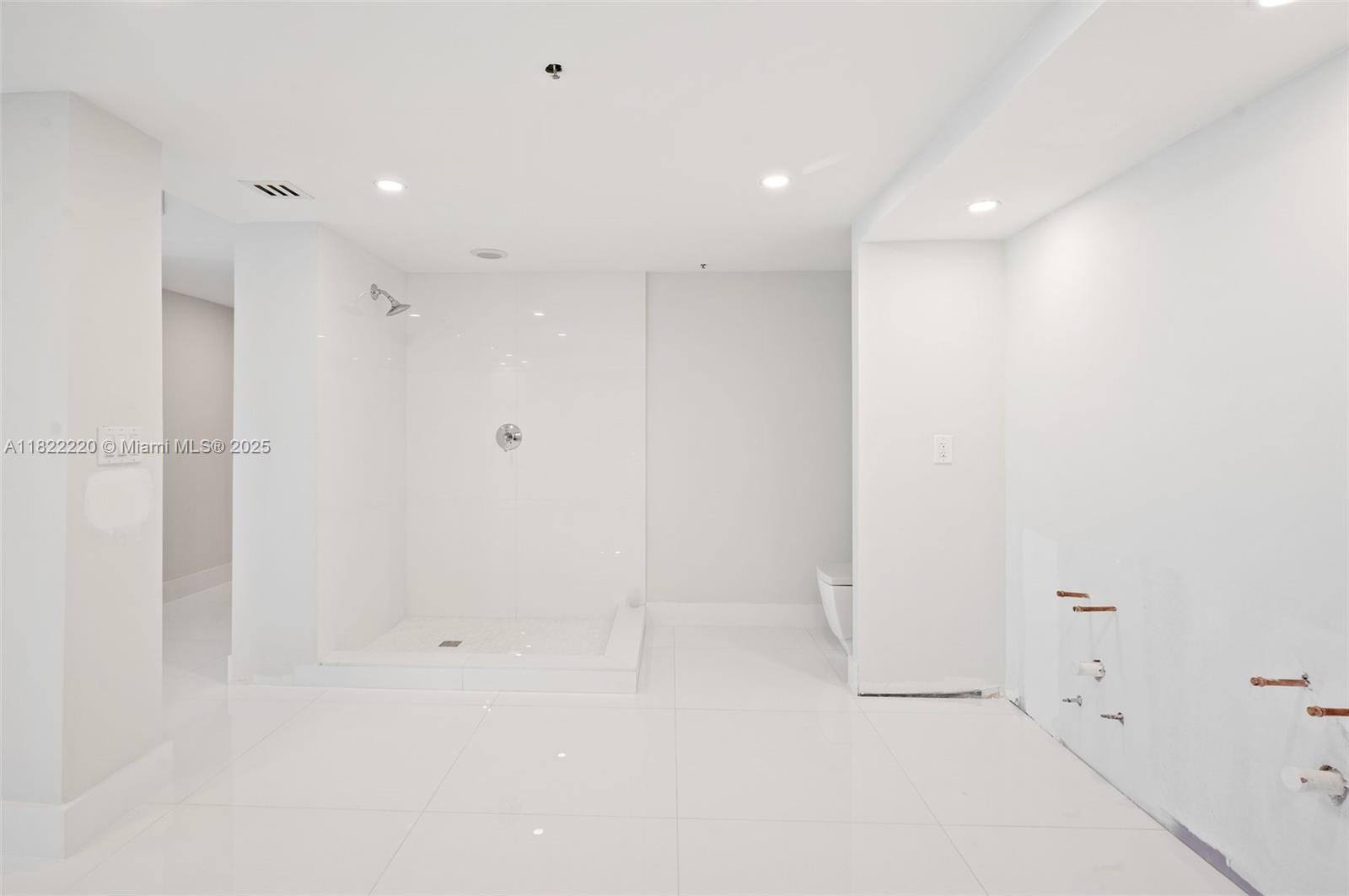 KENILWORTH CONDO - Residential