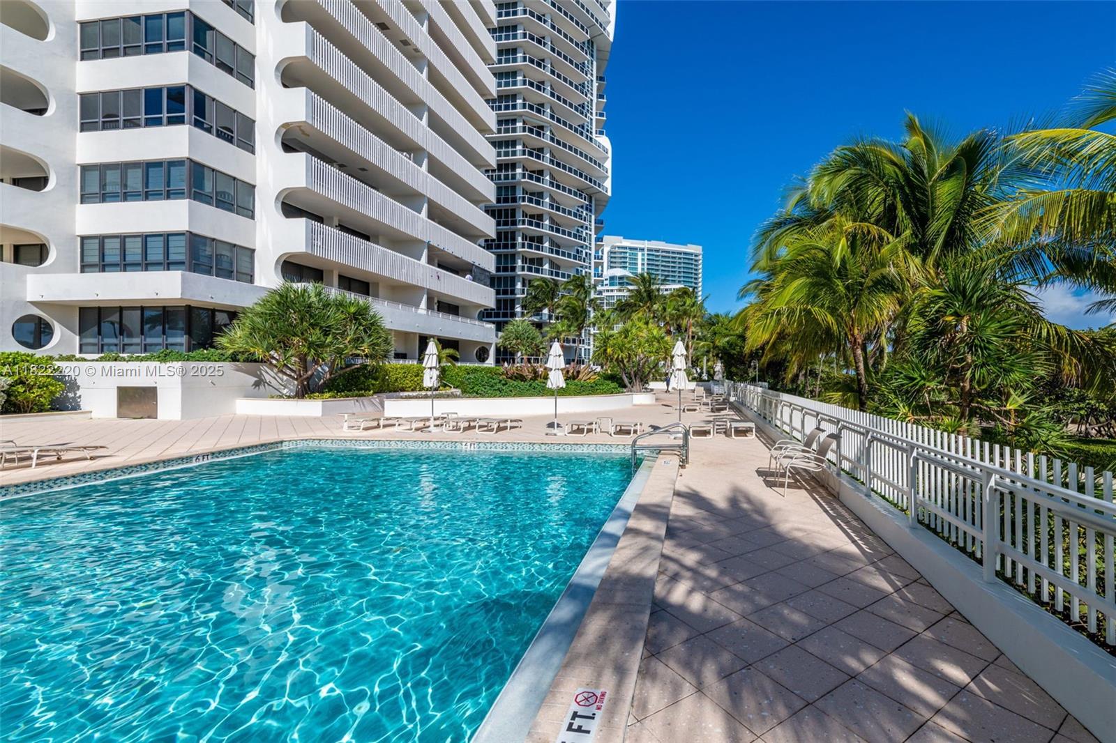 KENILWORTH CONDO - Residential