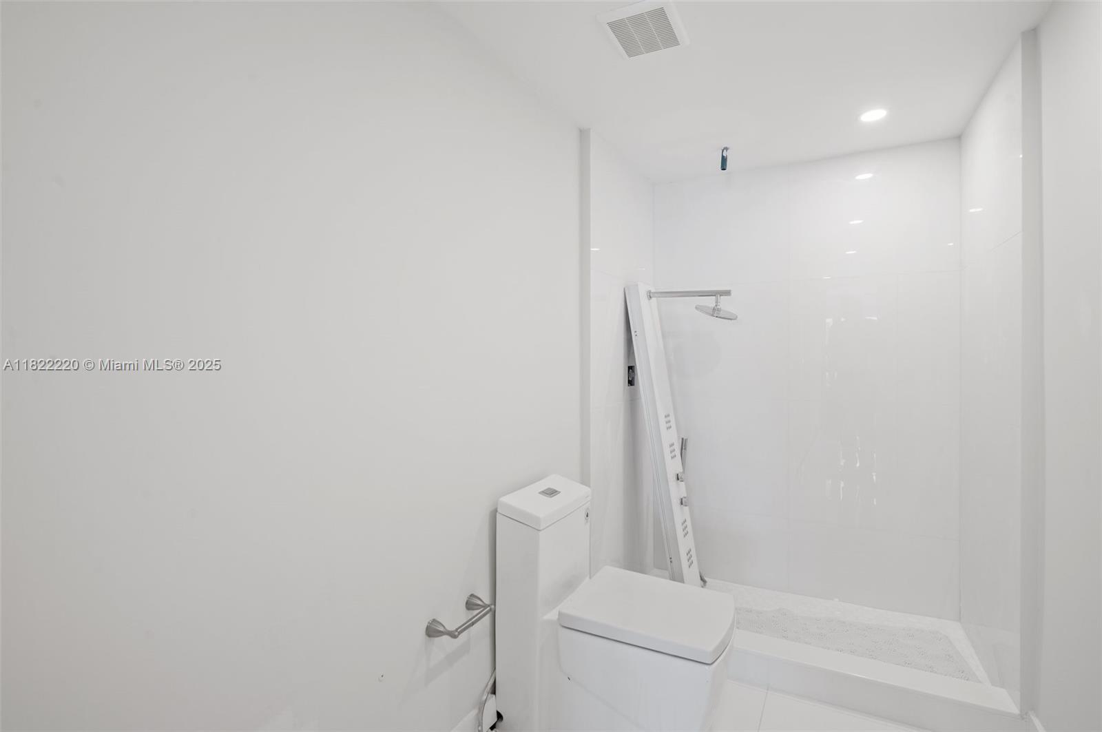 KENILWORTH CONDO - Residential