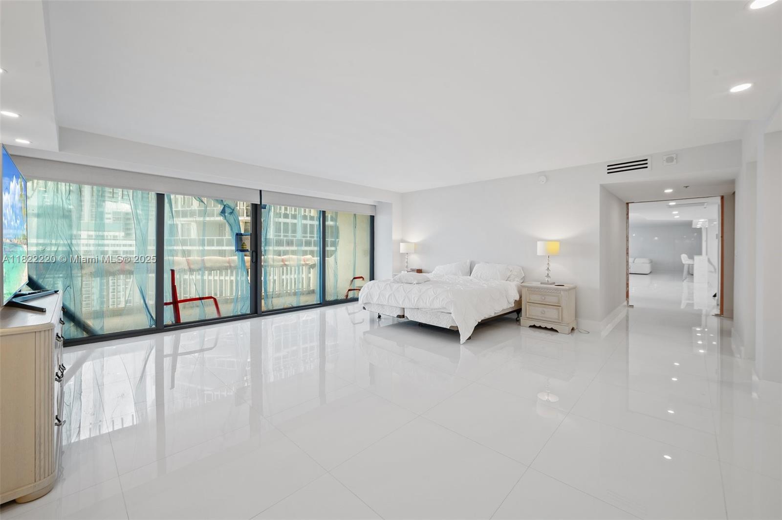 KENILWORTH CONDO - Residential