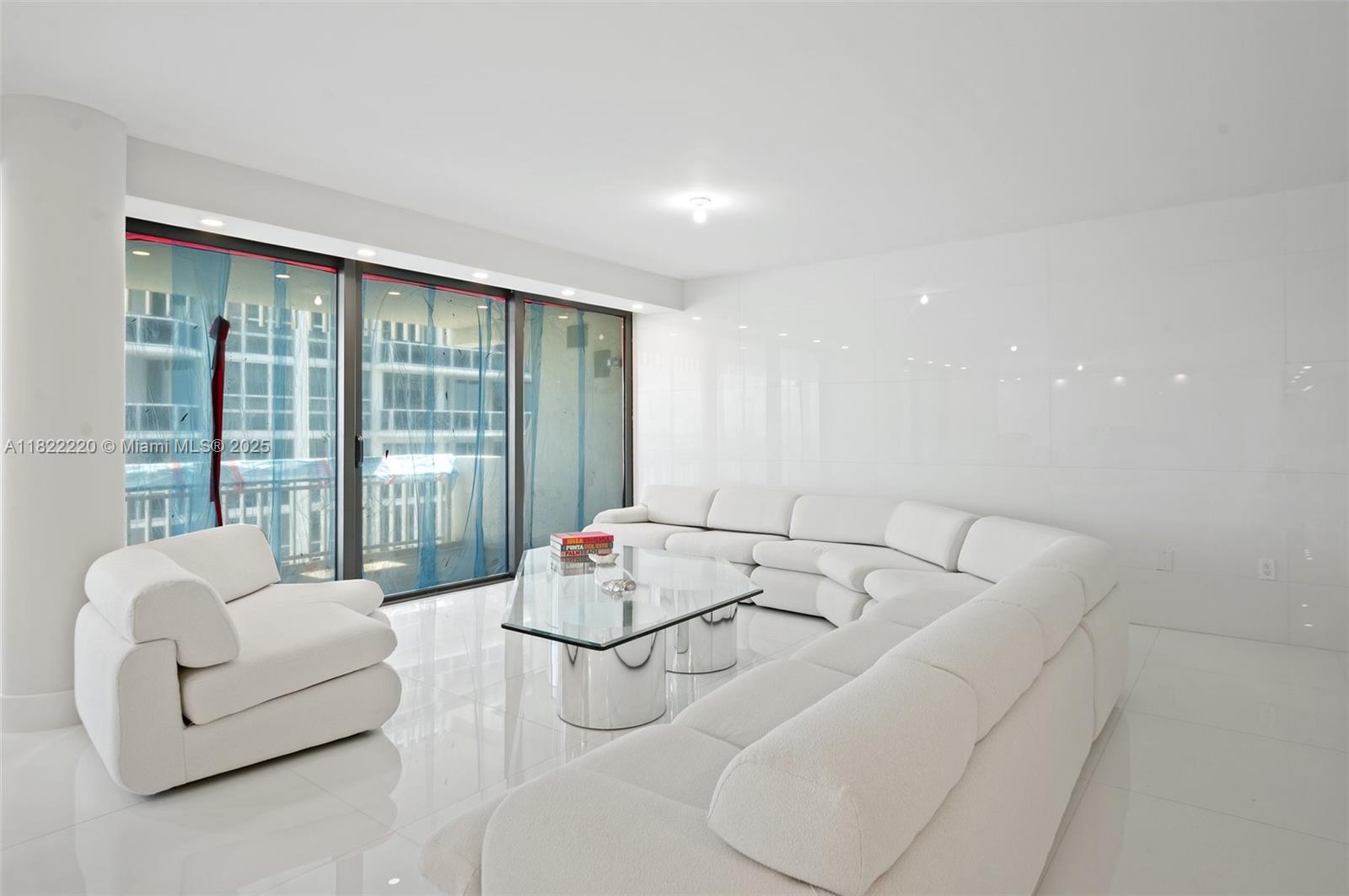 KENILWORTH CONDO - Residential