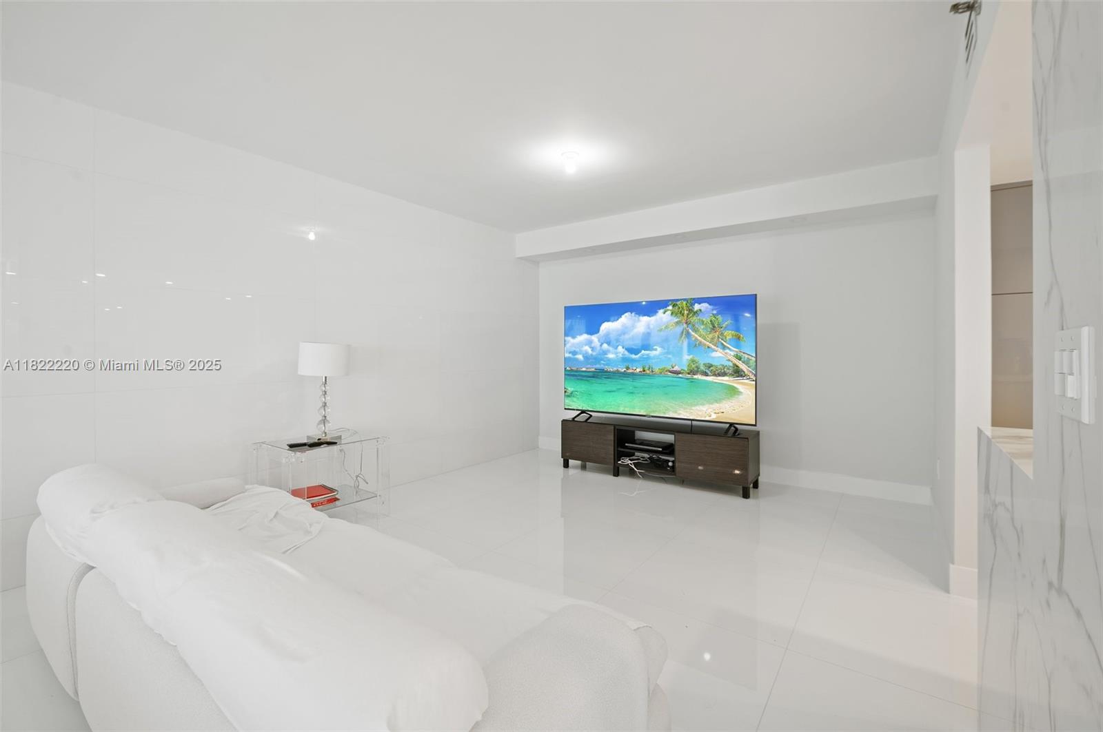 KENILWORTH CONDO - Residential