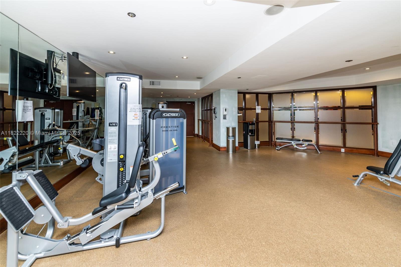 KENILWORTH CONDO - Residential