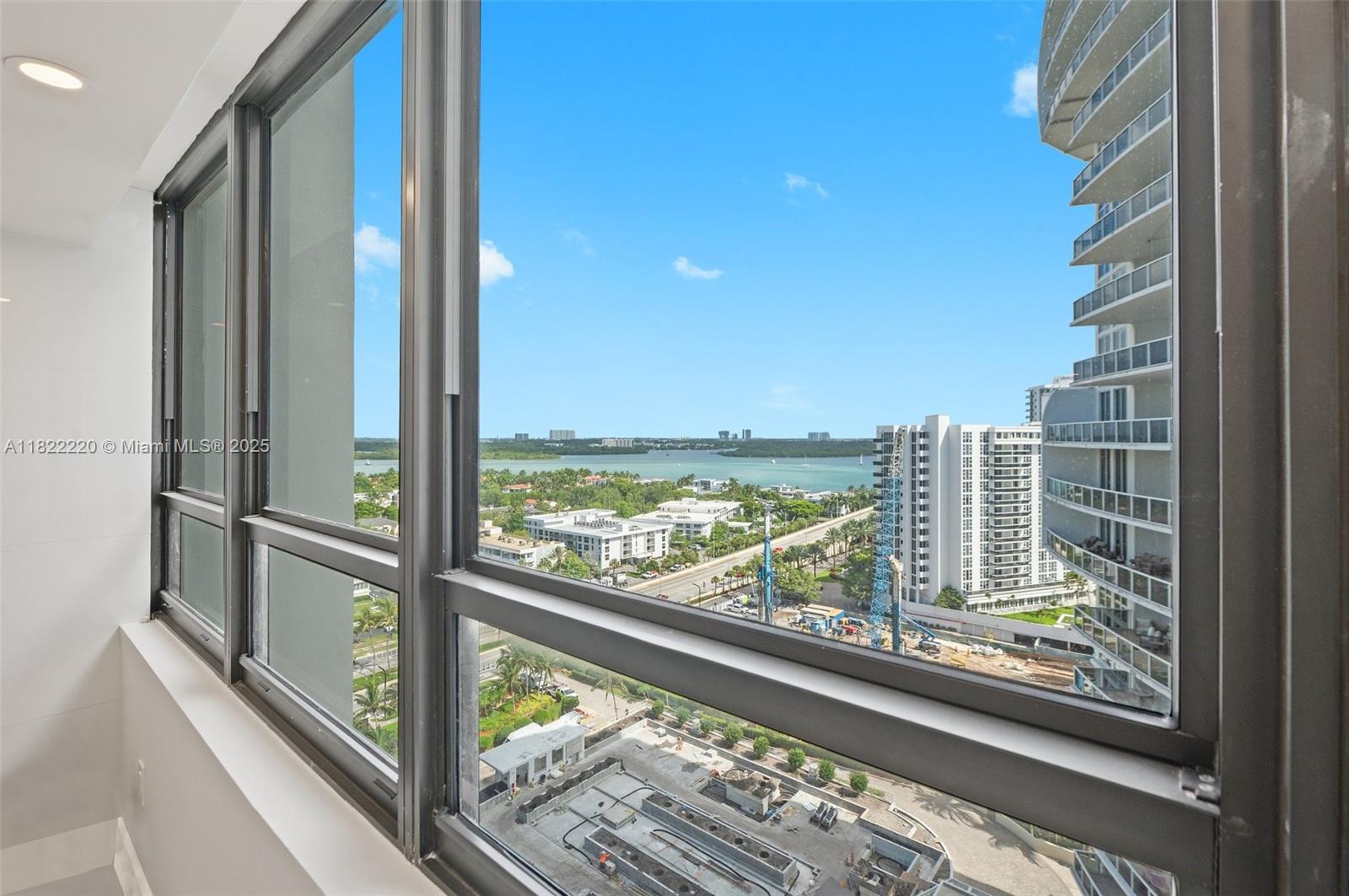 KENILWORTH CONDO - Residential