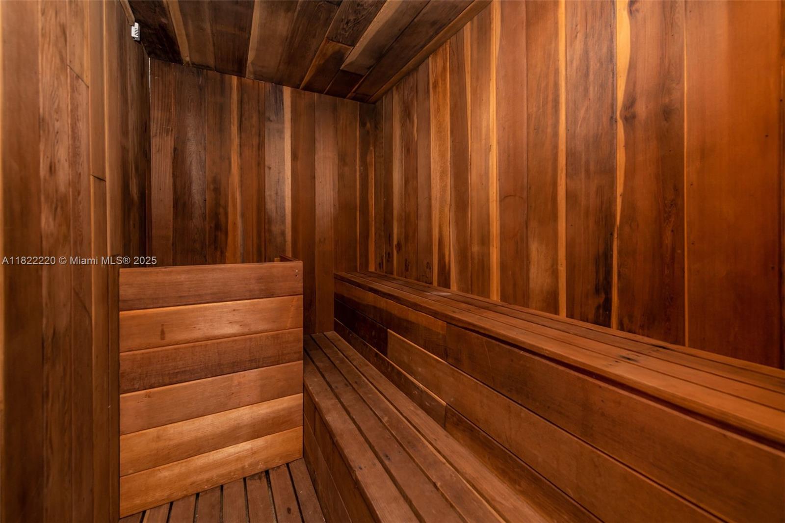 KENILWORTH CONDO - Residential