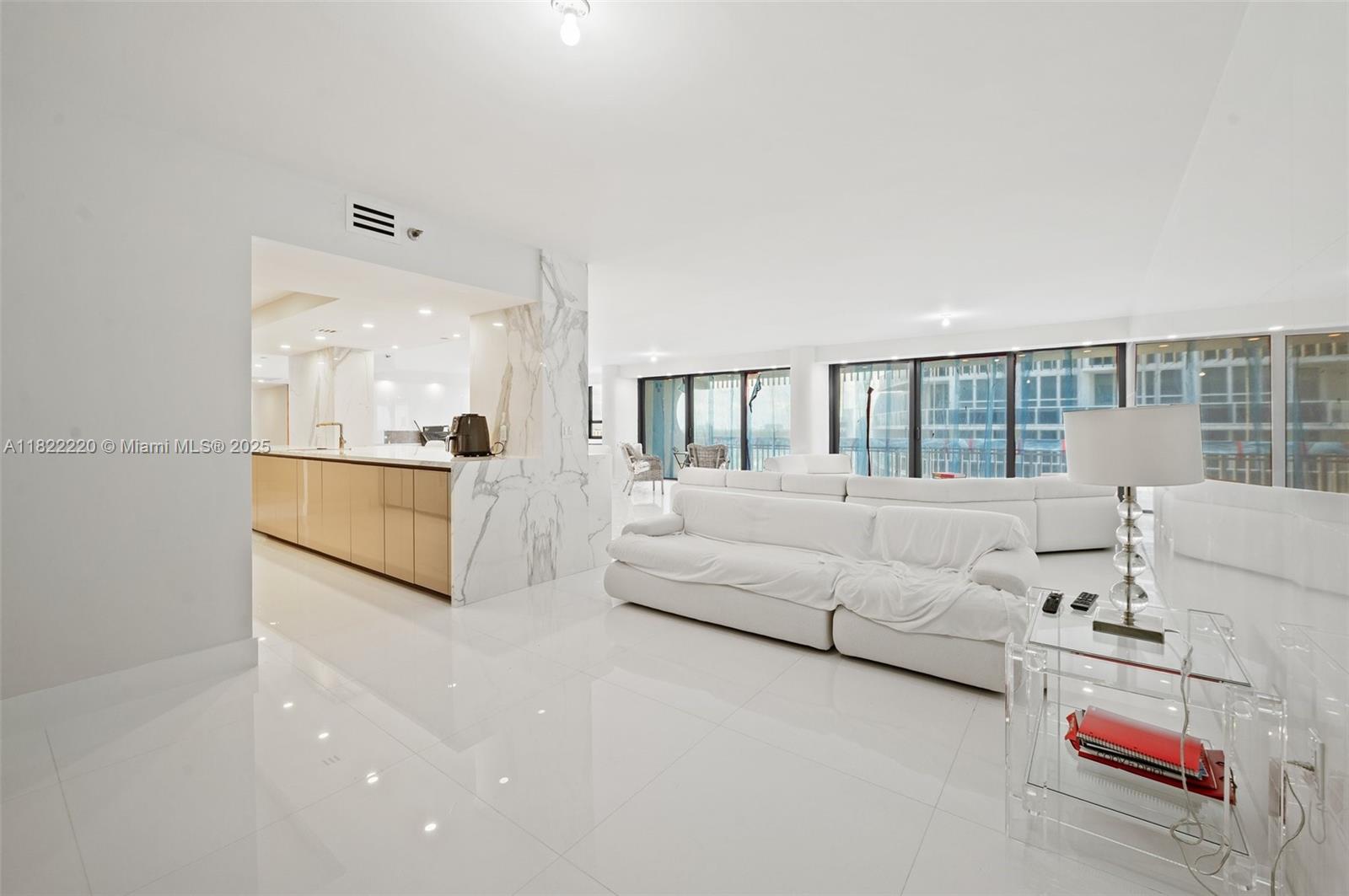 KENILWORTH CONDO - Residential