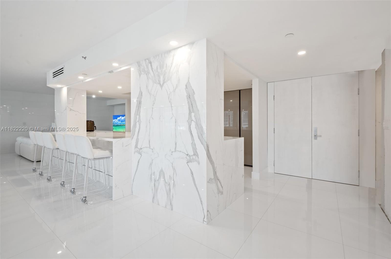 10205 Collins Ave 1504