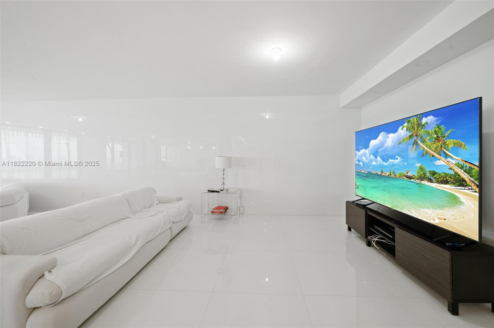 KENILWORTH CONDO - Residential