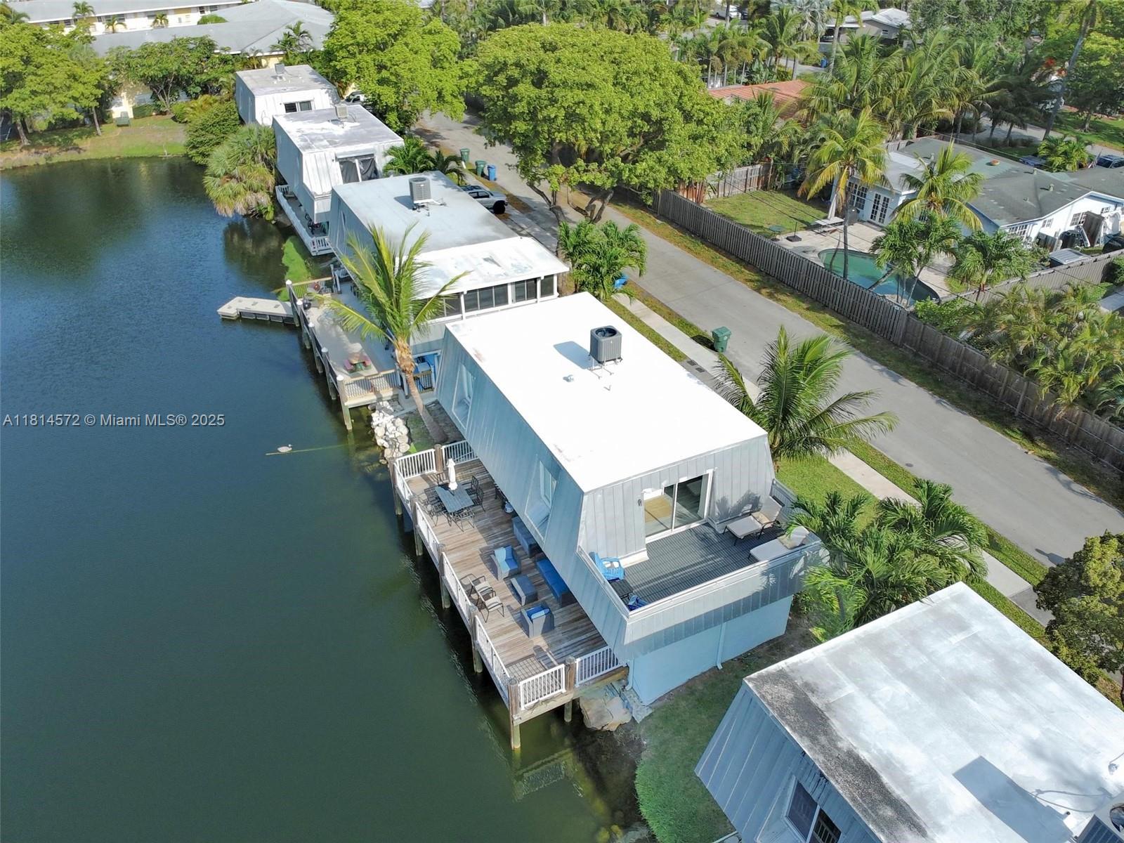 1370 NE 40th Dr