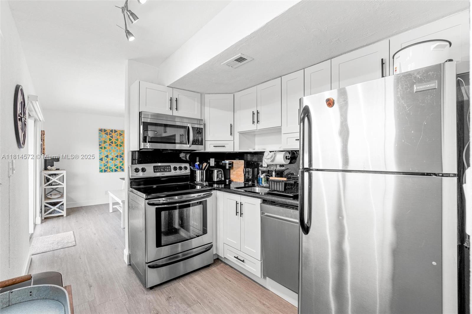 KIMBERLY LAKE VILLAS - Residential