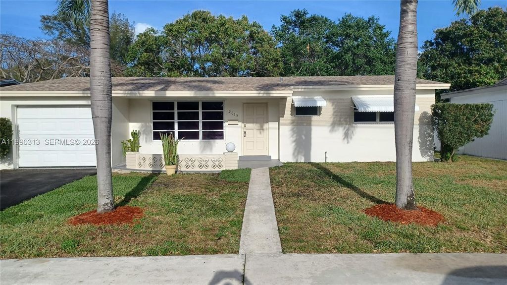 Photo of Hollywood, FL 33021 (MLS # A11990313)