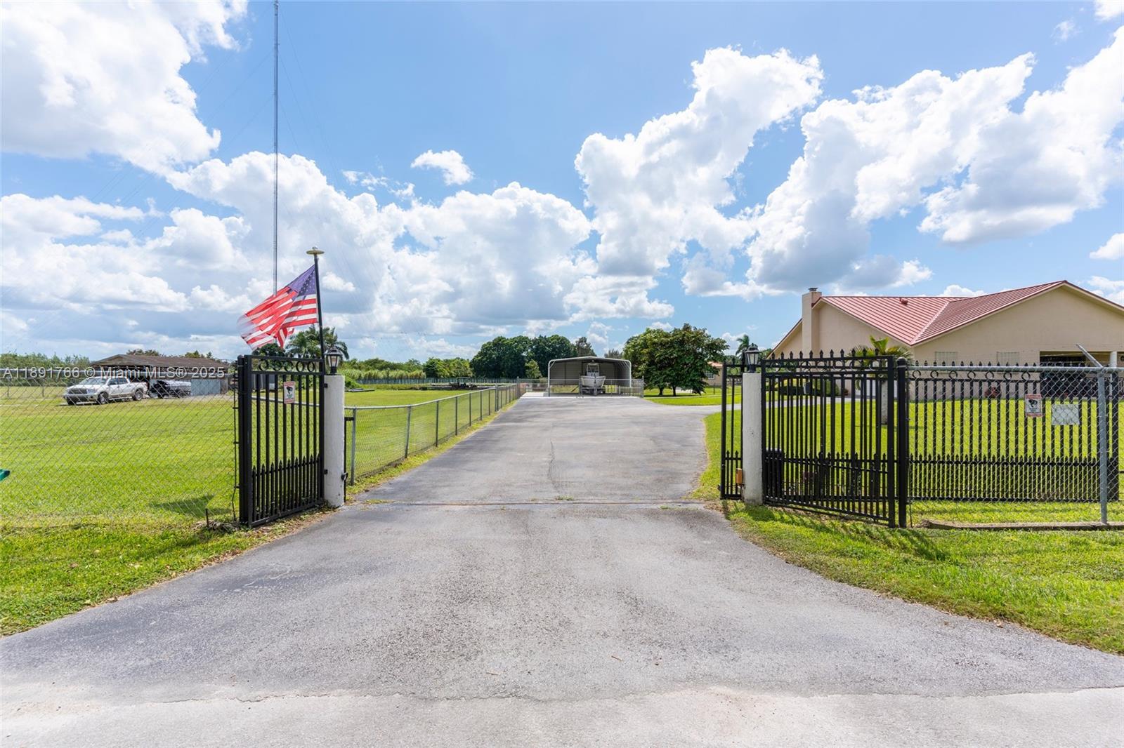 The Redlands - Residential