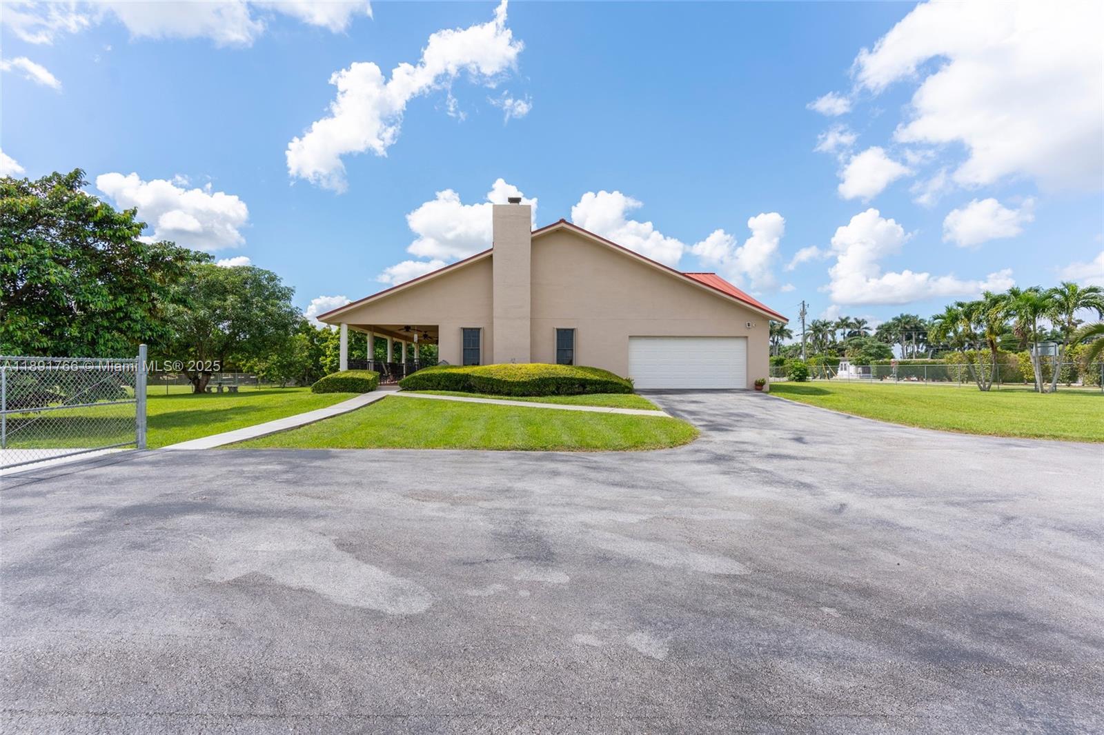 The Redlands - Residential