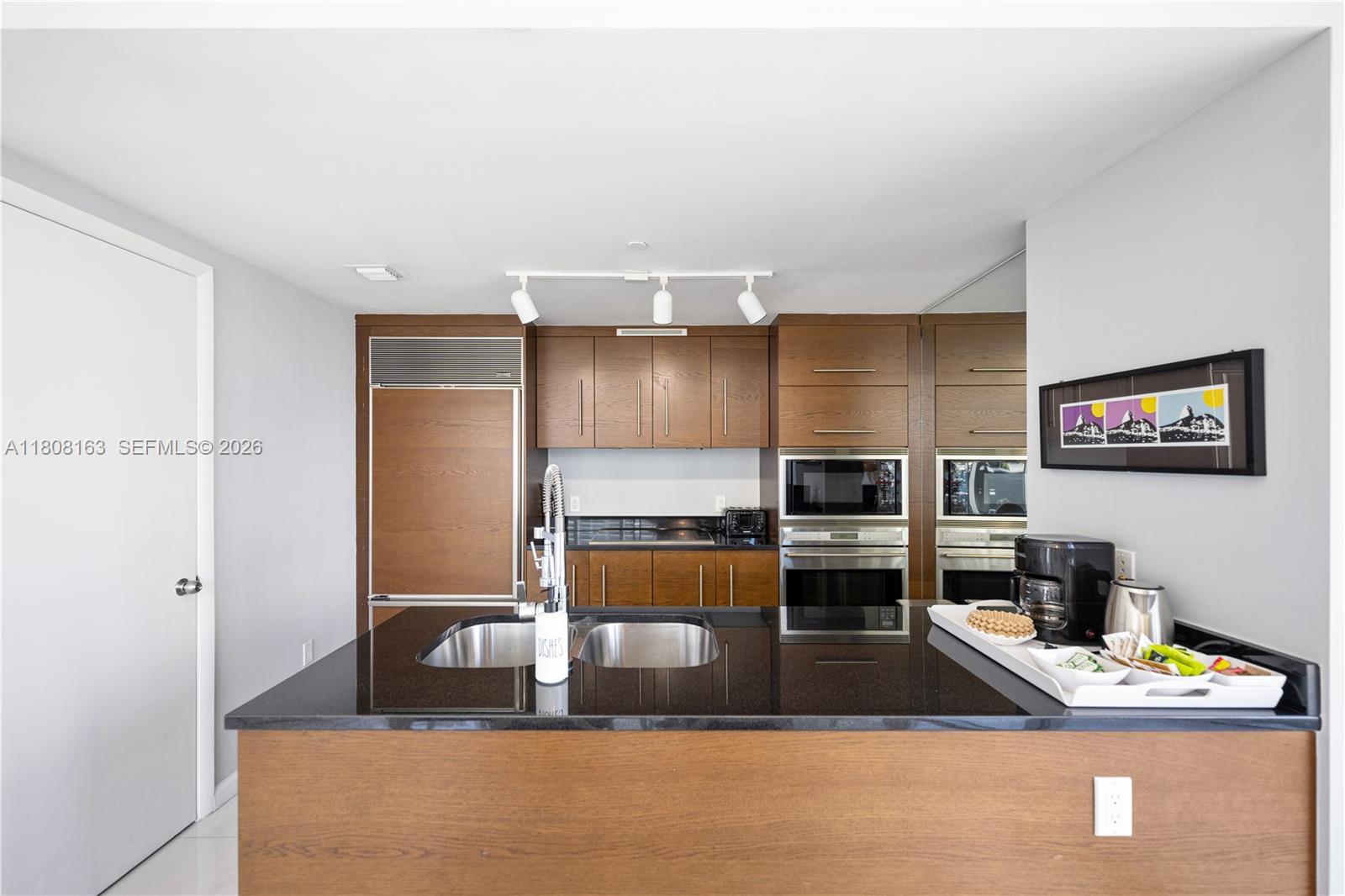 ICON BRICKELL CONDO NO 3 - Residential