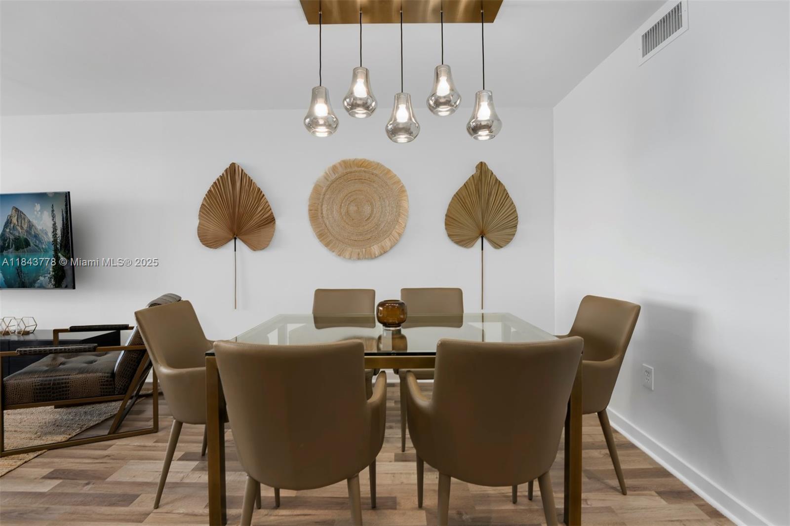 SUNSET HARBOUR SOUTH COND - Residential Lease