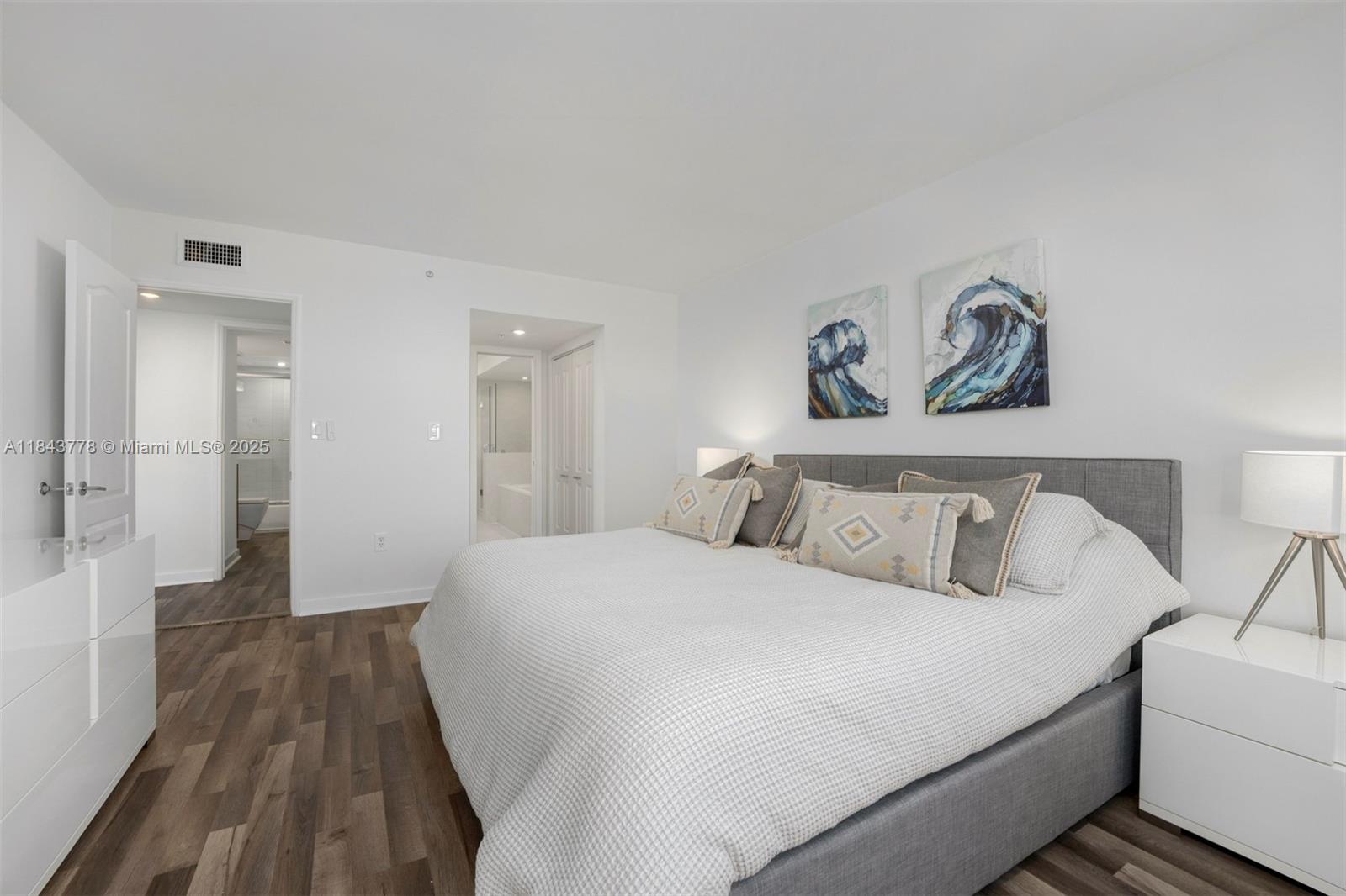 SUNSET HARBOUR SOUTH COND - Residential Lease