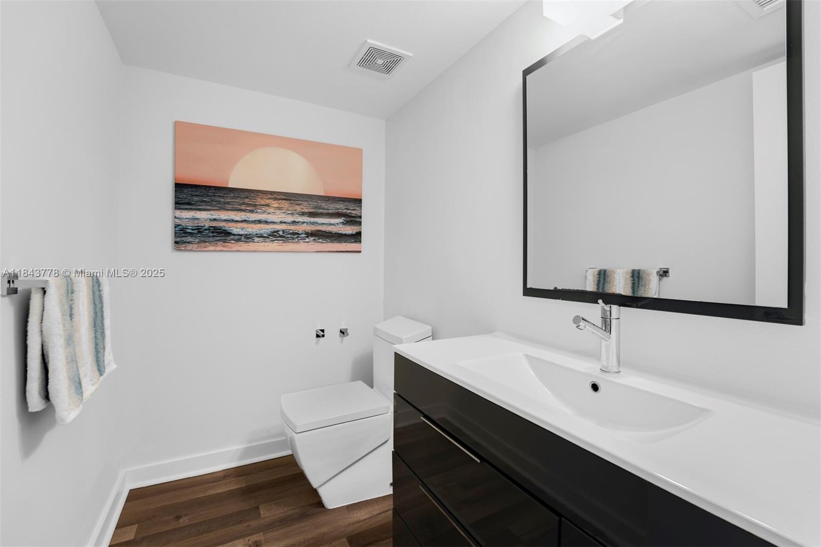 SUNSET HARBOUR SOUTH COND - Residential Lease