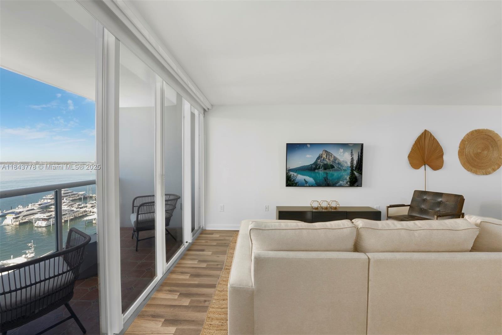 SUNSET HARBOUR SOUTH COND - Residential Lease