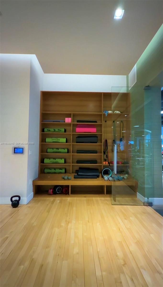 THE HARBOUR SOUTH CONDO - Residential