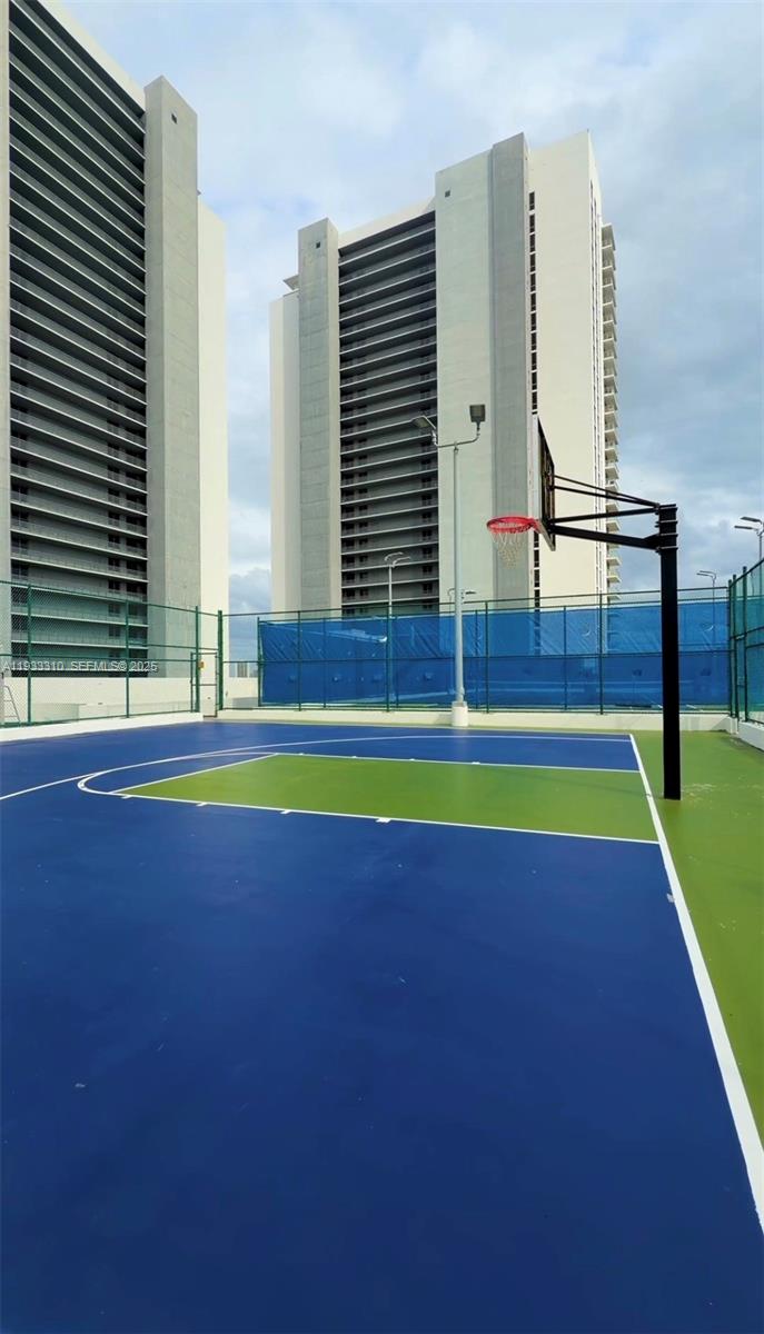 THE HARBOUR SOUTH CONDO - Residential