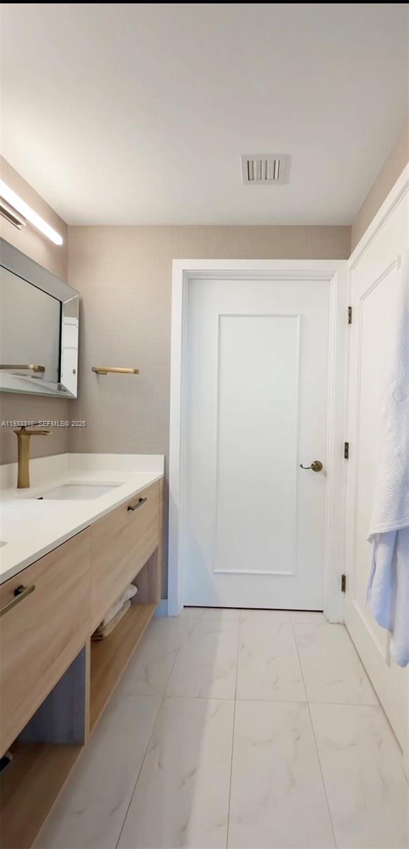 THE HARBOUR SOUTH CONDO - Residential