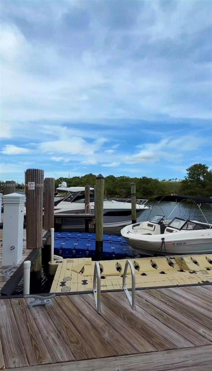 THE HARBOUR SOUTH CONDO - Residential