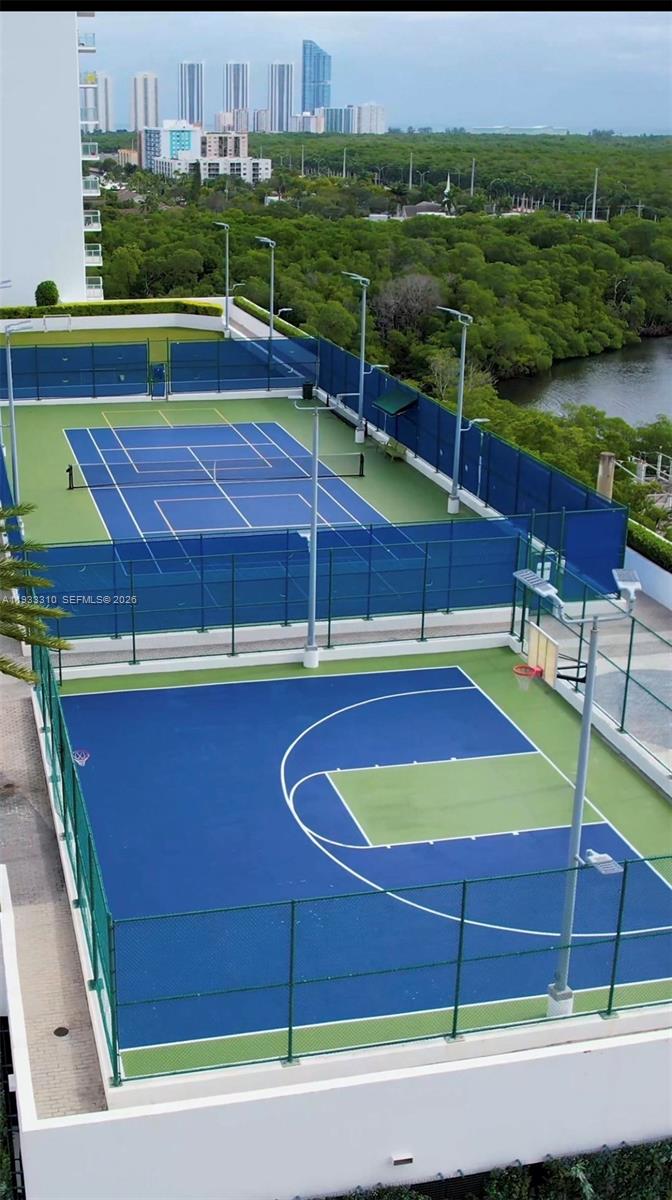 THE HARBOUR SOUTH CONDO - Residential