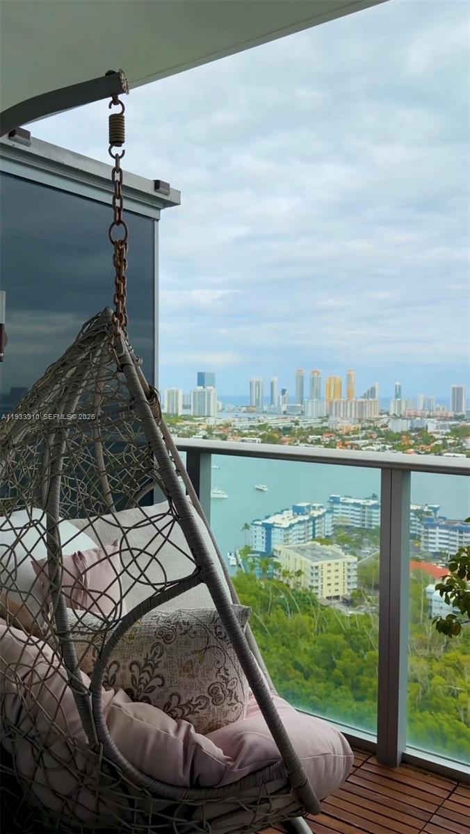 THE HARBOUR SOUTH CONDO - Residential