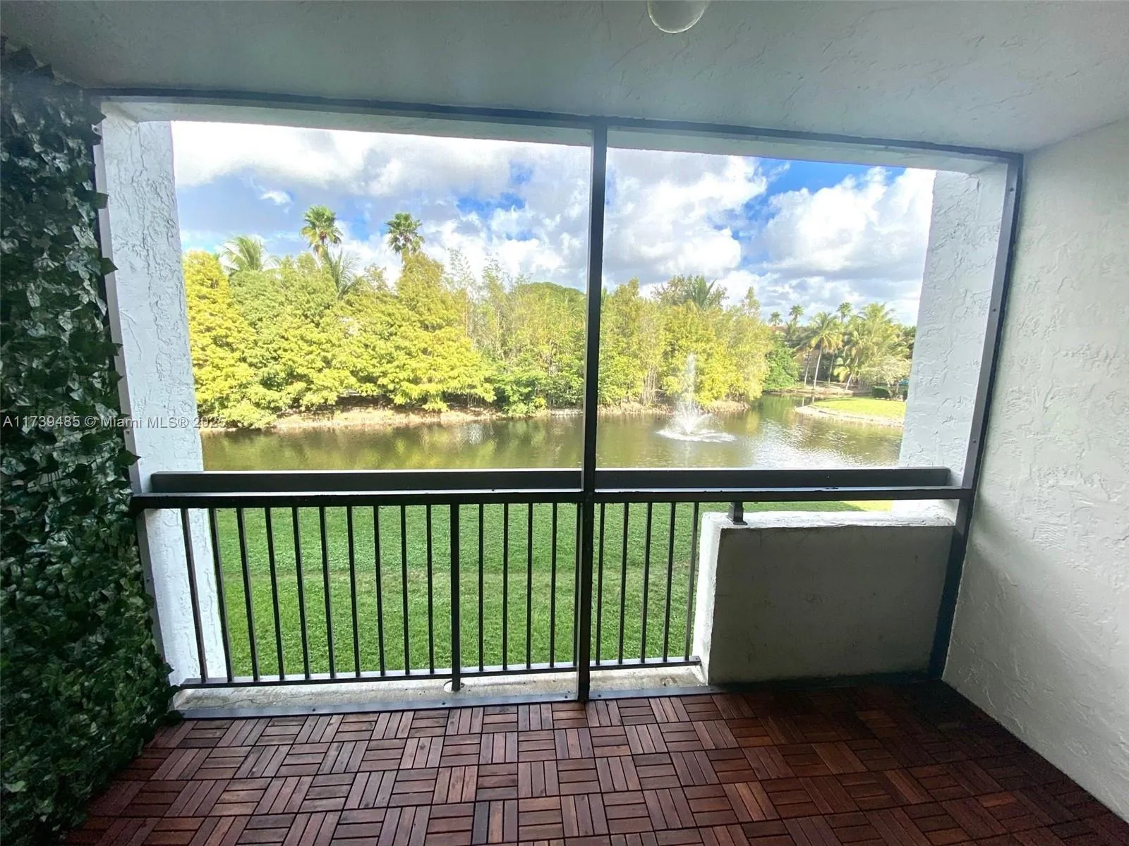 Plantation, Florida 33324, United States, 2 Bedrooms Bedrooms, ,2 BathroomsBathrooms,Residential,Active,8967