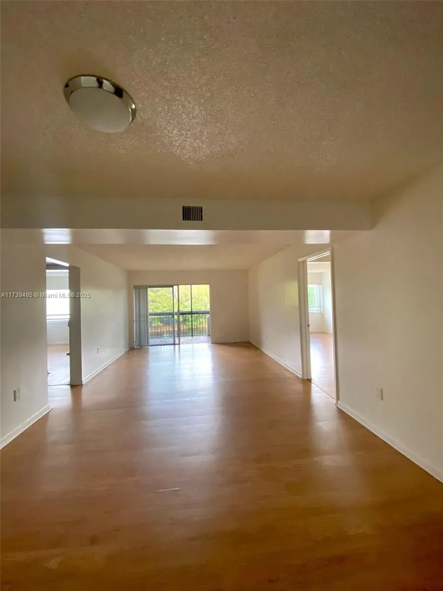 Plantation, Florida 33324, United States, 2 Bedrooms Bedrooms, ,2 BathroomsBathrooms,Residential,Active,8967