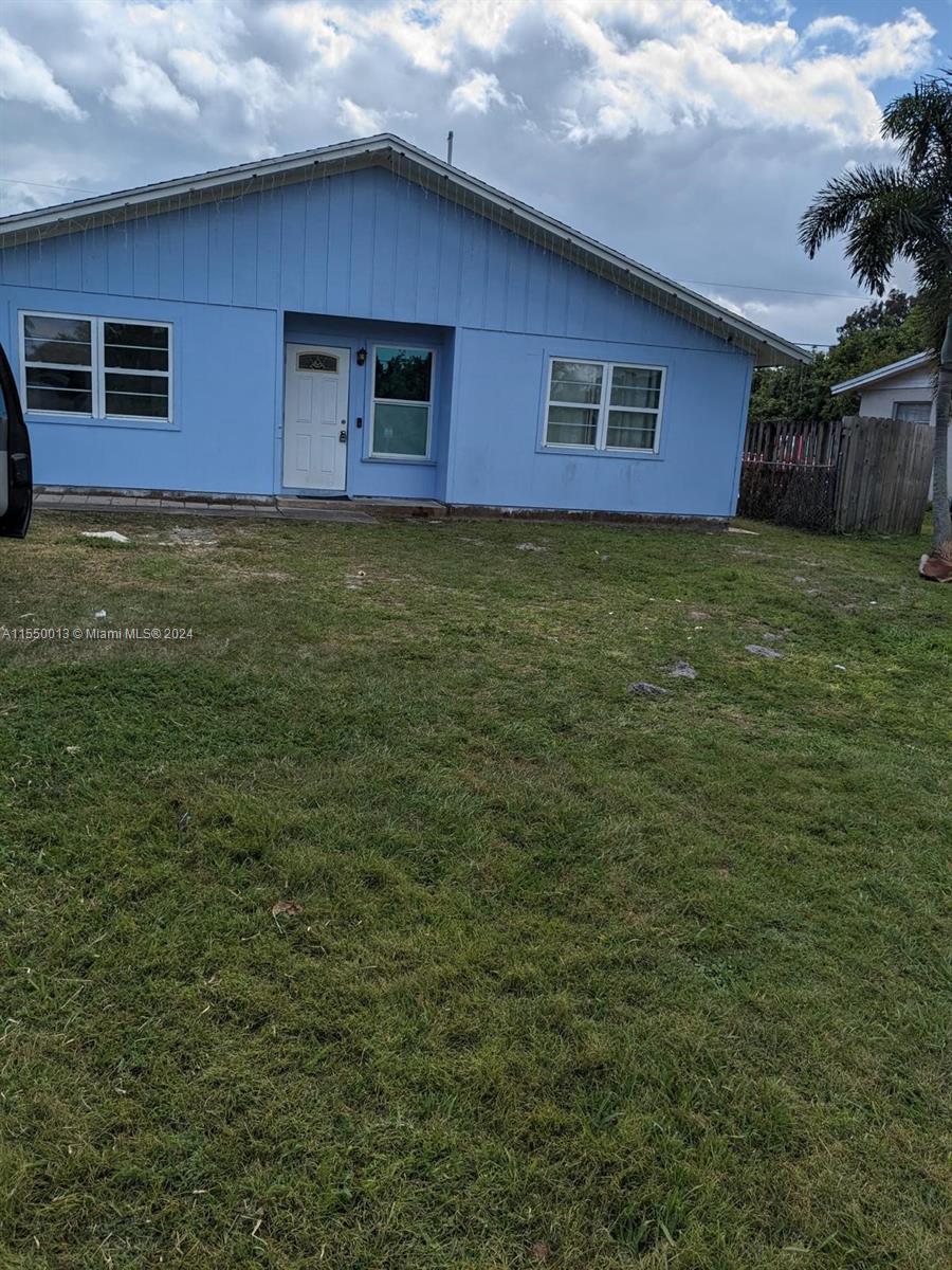Property for Sale at 3286 Se Garden St St, Stuart, Martin County, Florida - Bedrooms: 3 
Bathrooms: 2  - $289,900