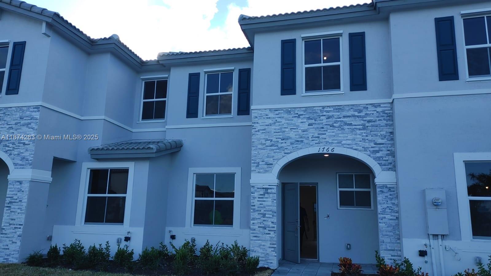 GORGEOUS TOWN-HOME AT GREAT LOCATION AND SCHOOL DISTRICT, JUST EAST OF FL TURNPIKE BETWEEN MIAMI & FLORIDA KEYS. FUNCTIONAL FLOORPLAN LAYOUT FEATURING PRIVATE BACKYARD, MODERN KITCHEN CABINETS, MARBLE COUNTER-TOPS AND STAINLESS-STEEL APPLIANCES. SHOPPING & DINING JUST MINUTES AWAY! AMENITIES INCLUDE A SPARKLING POOL OVERLOOKING COMMUNITY LAKE, CABANAS, LOUNGE AREAS, STATE-OF-THE ART FITNESS CENTER, GAME ROOM, FULLY EQUIPPED KITCHEN AND & LOBBY W/CONCIERGE AREA, PARKING, KIDS PLAYGROUND, BBQ AREAS AND MUCH MORE A TRUE TROPICAL GATEWAY EVERYDAY OFFERING RESIDENTS A LAID-BACK VACATION LIFESTYLE TO ENJOY!!!