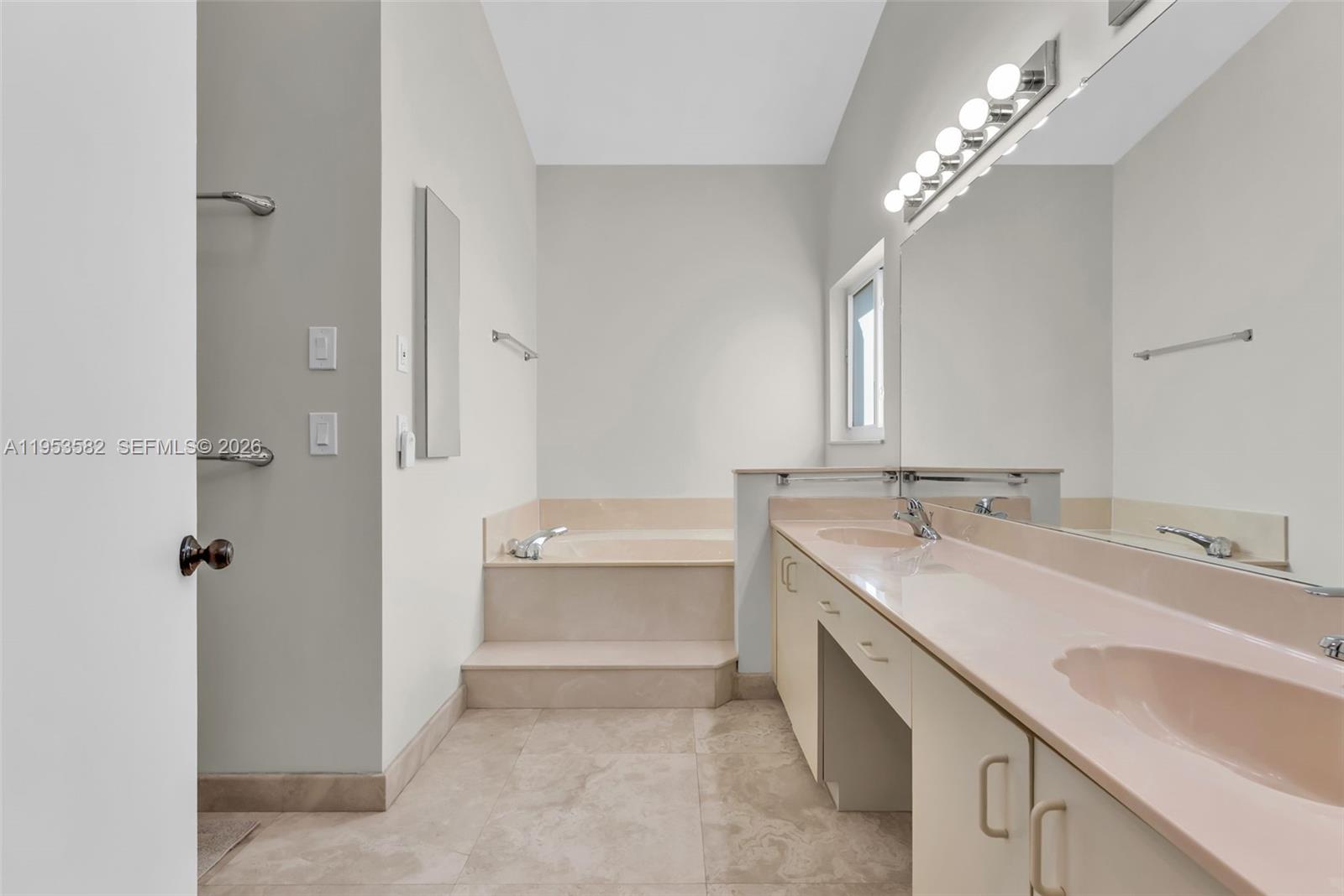 CHAPEL TRAIL REPLAT SECTI - Residential