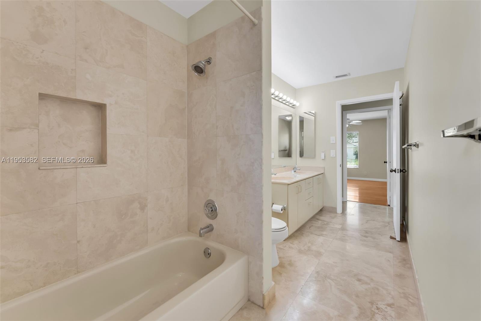 CHAPEL TRAIL REPLAT SECTI - Residential