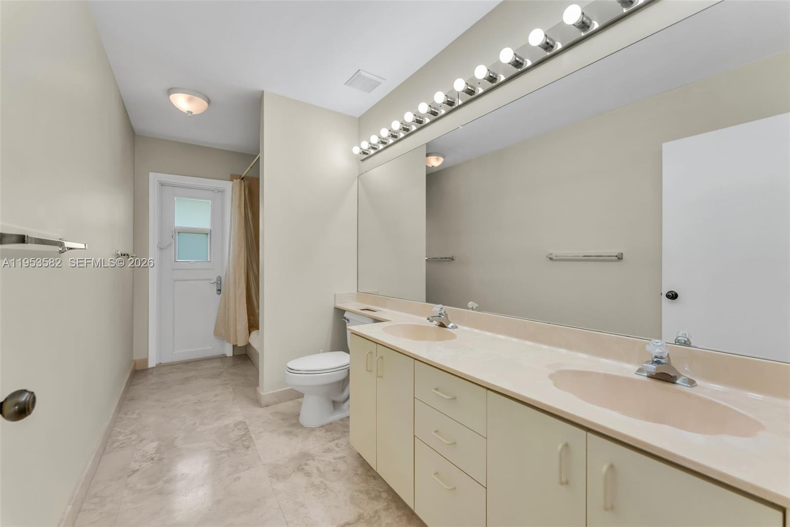 CHAPEL TRAIL REPLAT SECTI - Residential