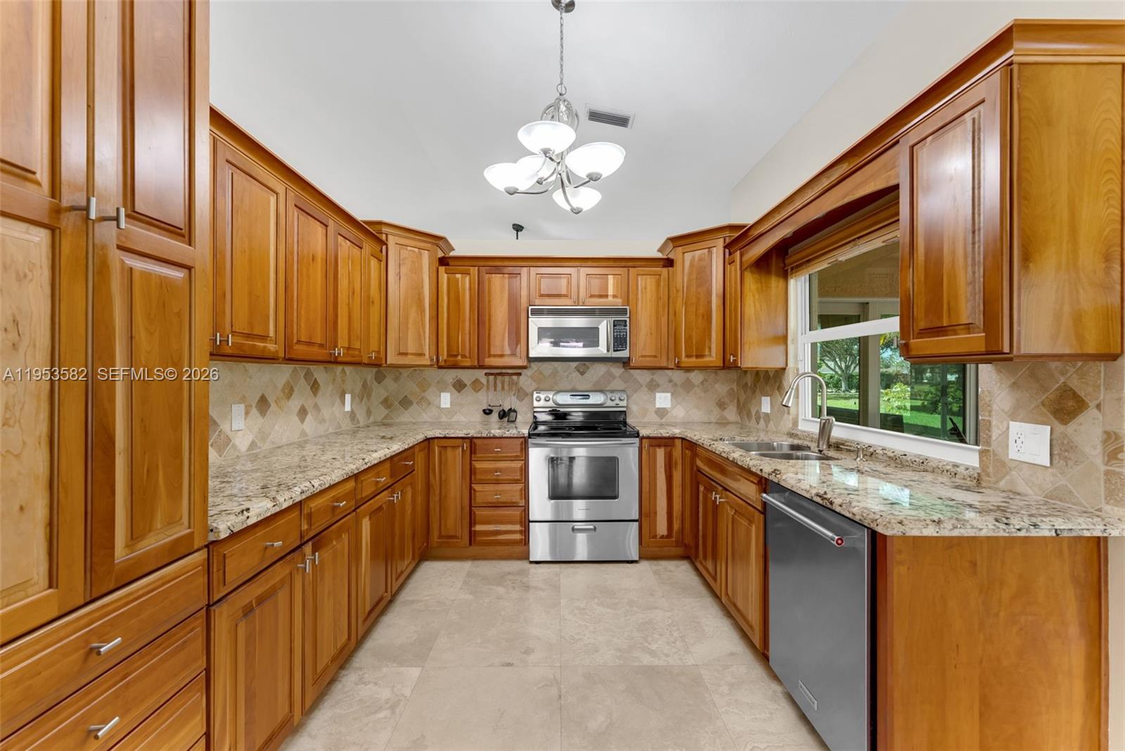 CHAPEL TRAIL REPLAT SECTI - Residential