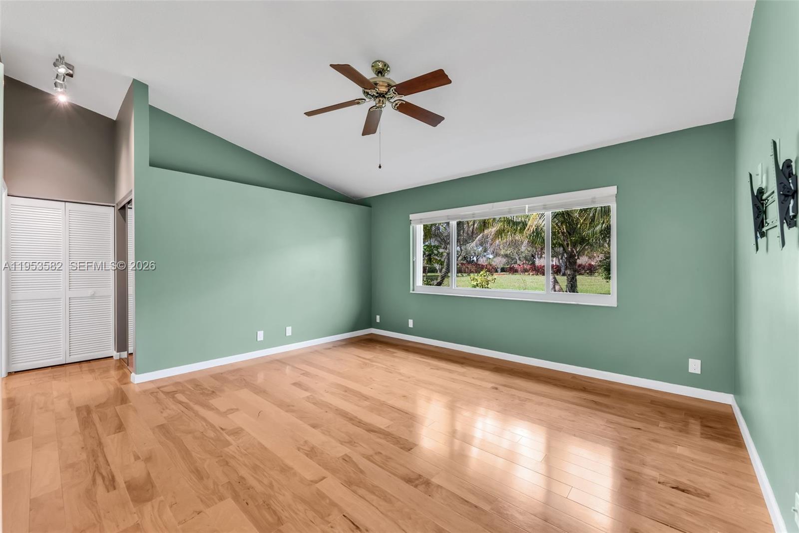 CHAPEL TRAIL REPLAT SECTI - Residential