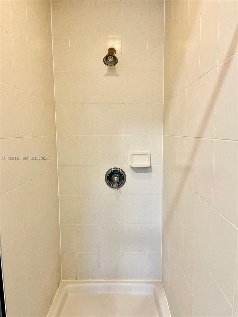 KENDALLAND - Residential Lease