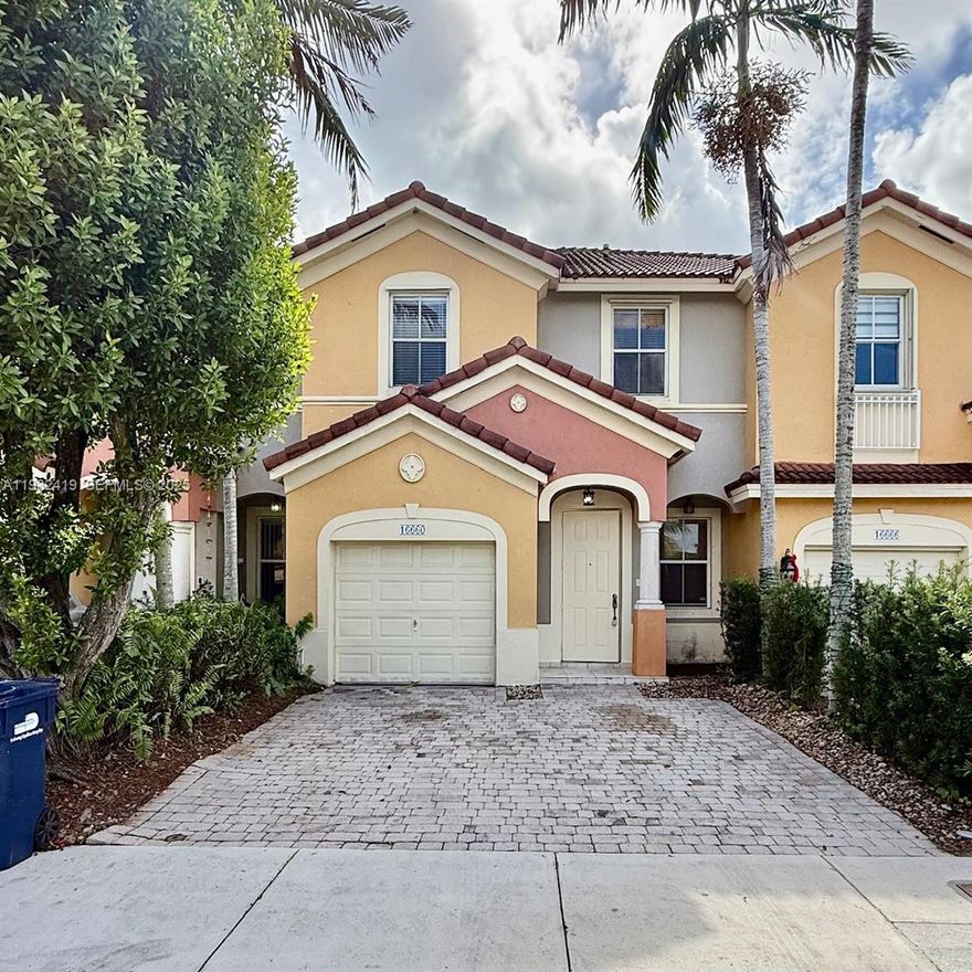 Beautiful lake front unit with subtle luxuries. Open kitchen, bay windows, and fenced in yard. Excellent location and community. Move in ready, fast HOA approval.