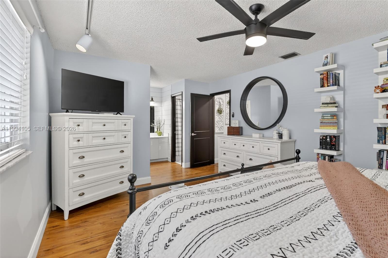 FLAMINGO GARDENS - Residential