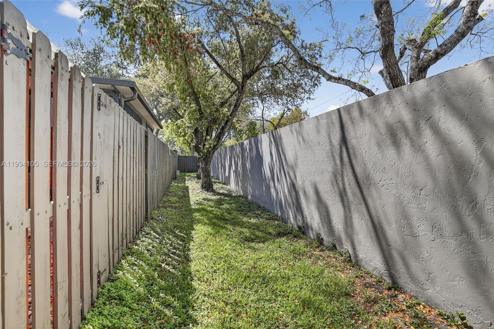 FLAMINGO GARDENS - Residential