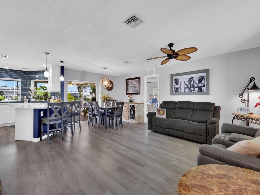 ISLAND PARK - Residential
