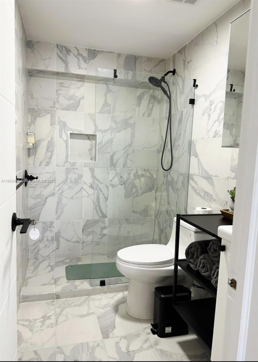 DIPLOMAT GOLF & RACQUET C - Residential Lease