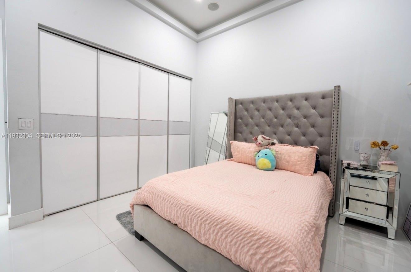 FAIRFIELD MANORS - Residential