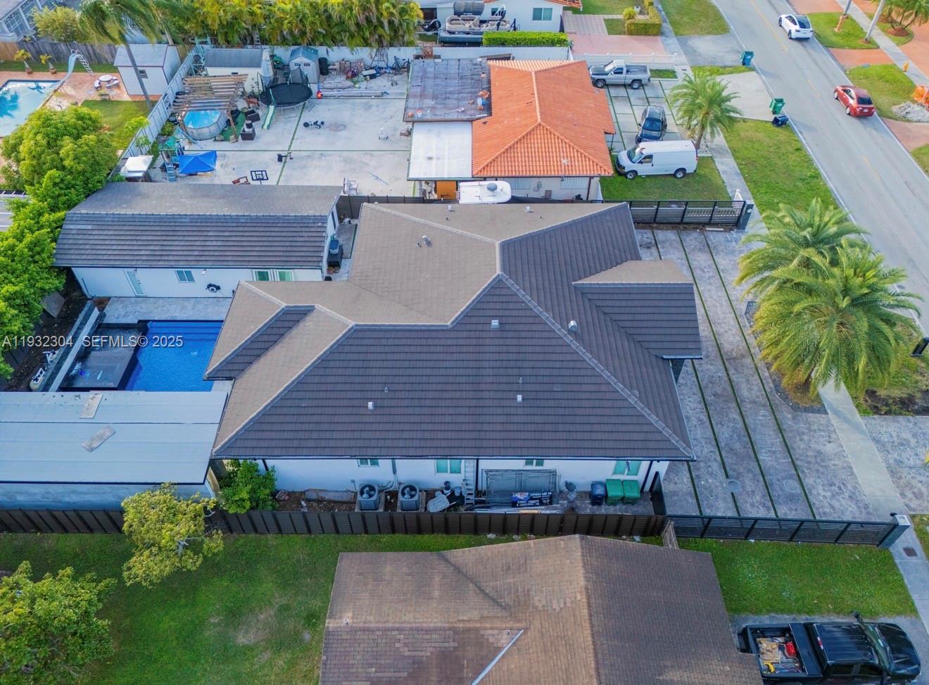 FAIRFIELD MANORS - Residential