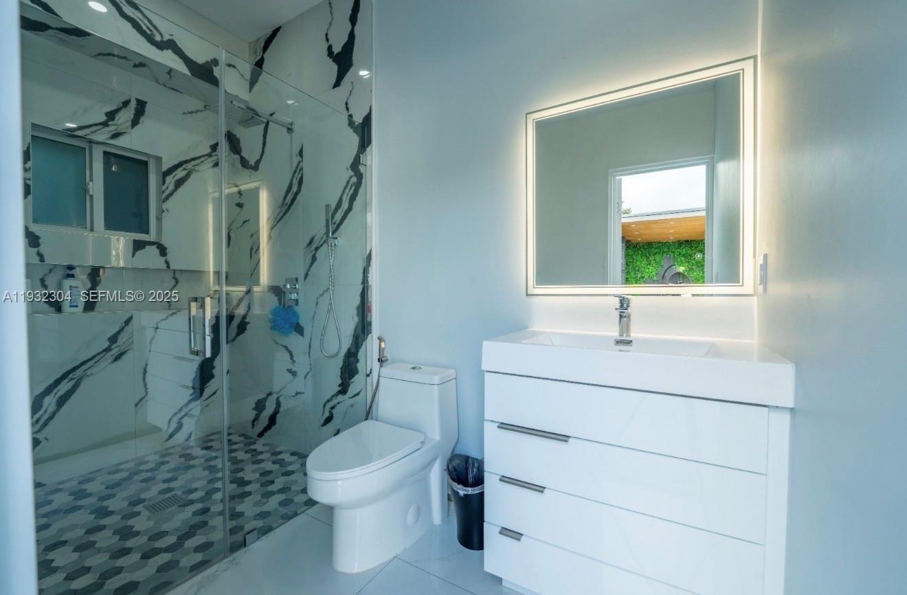 FAIRFIELD MANORS - Residential