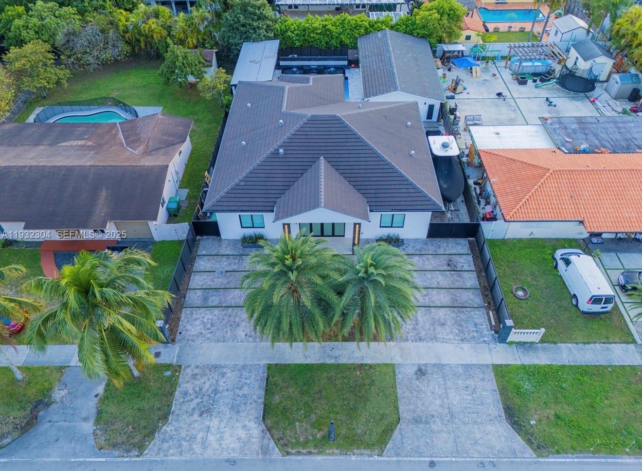 FAIRFIELD MANORS - Residential