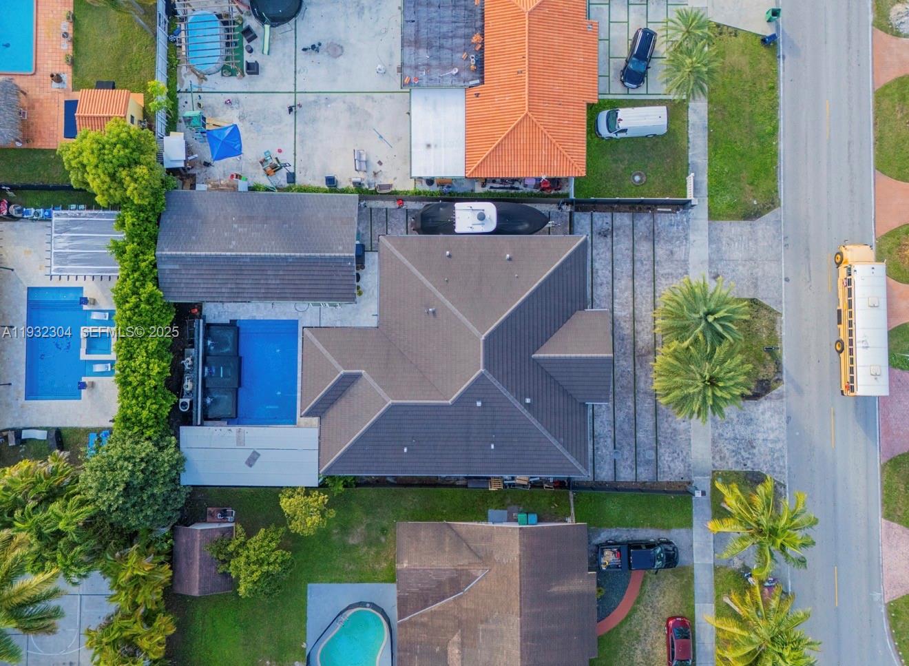 FAIRFIELD MANORS - Residential