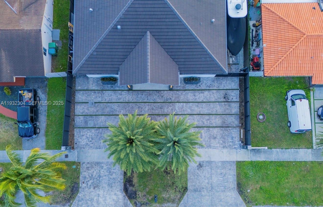 FAIRFIELD MANORS - Residential