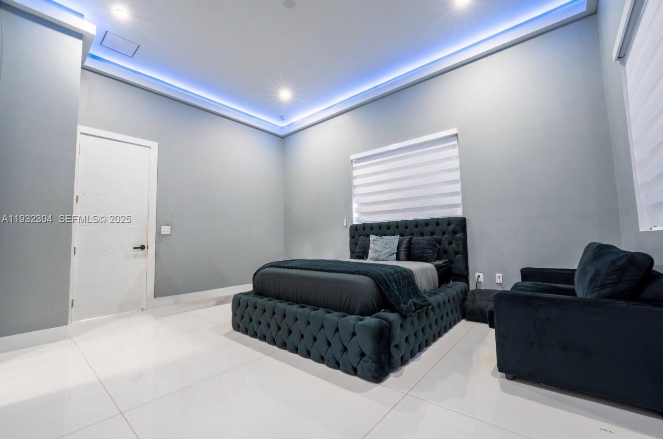 FAIRFIELD MANORS - Residential